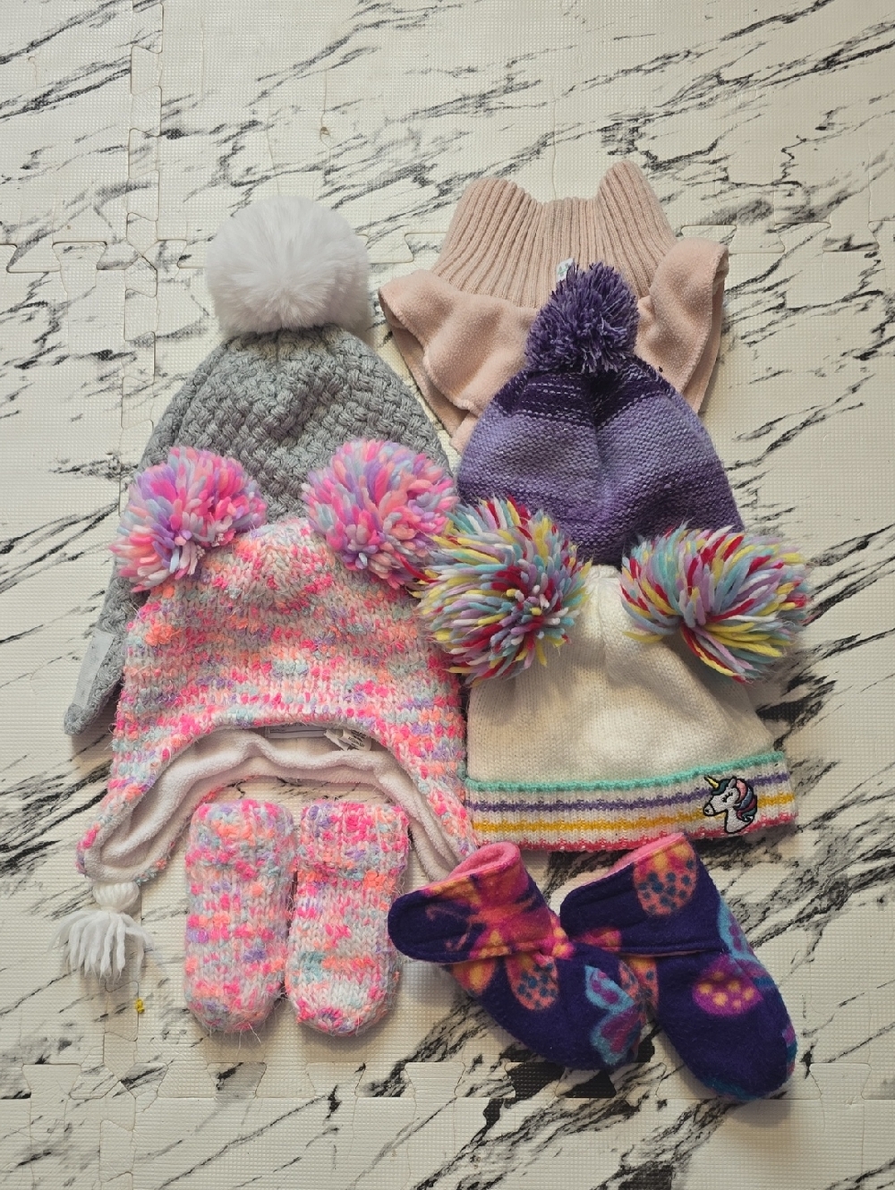 Cute Kids Pom-Pom Winter Hat & Mitten Set - Multicolor